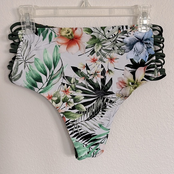 TiniBikini reversible strappy bikini - Picture 6 of 8